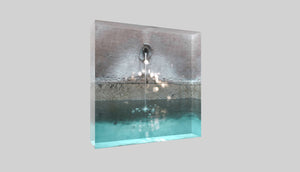 
                  
                    Kalte Anmut, Foto Acrylblock, purespective Kathrin Meister, seitliche Ansicht Quadrat
                  
                