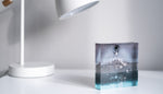 La Fontana, Foto Acrylblock, purespective Kathrin Meister, seitliche Ansicht Quadrat Schreibtisch